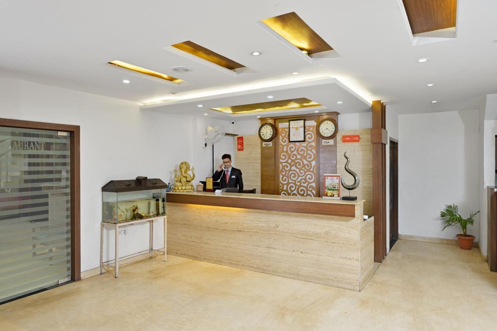Hotel Paras Dera Bassi Ngoại thất bức ảnh